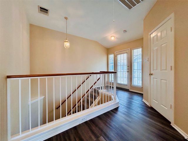 1900 Scofield Ridge PKWY 1701, Austin, TX 78727