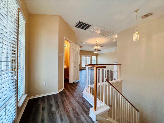 1900 Scofield Ridge PKWY 1701, Austin, TX 78727