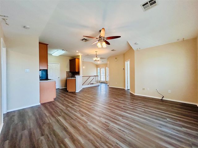 1900 Scofield Ridge PKWY 1701, Austin, TX 78727