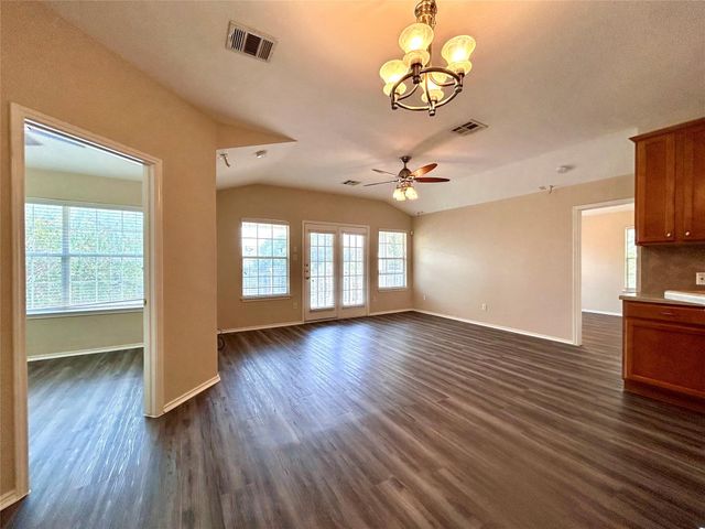 1900 Scofield Ridge PKWY 1701, Austin, TX 78727