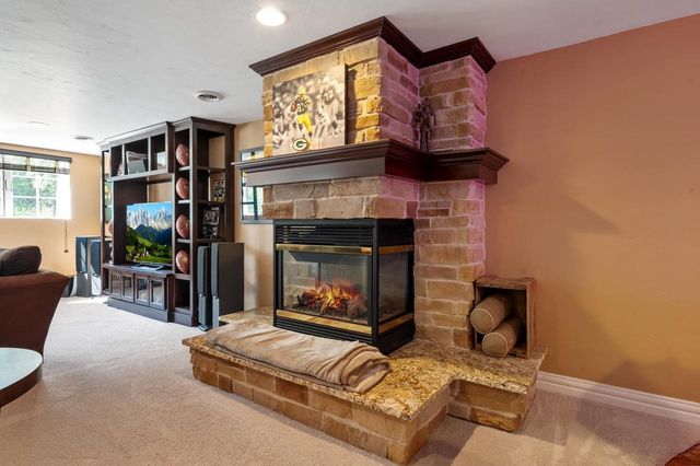 1849 SADDLEBROOK LANE, De Pere, WI 54115