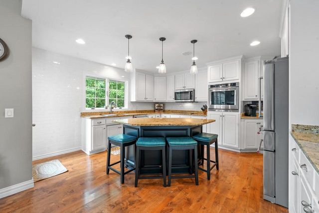 1849 SADDLEBROOK LANE, De Pere, WI 54115