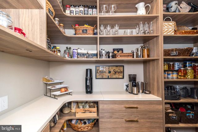 725 CONRAD DR, Warrington, PA 18976