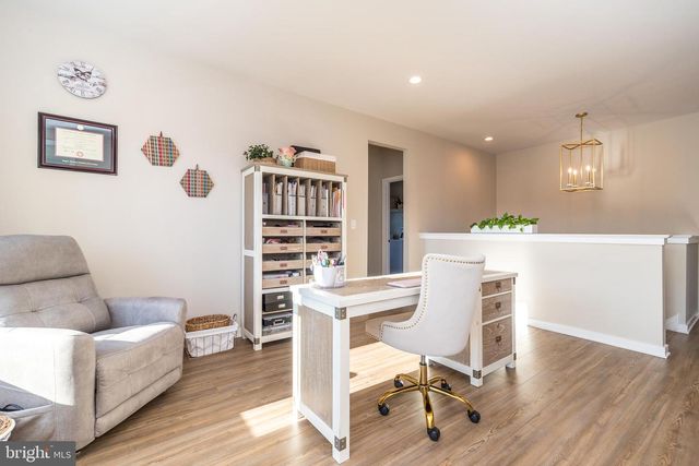 725 CONRAD DR, Warrington, PA 18976