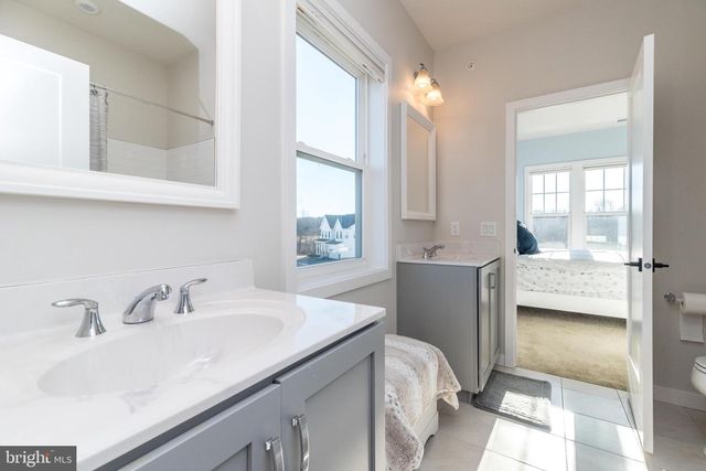 725 CONRAD DR, Warrington, PA 18976