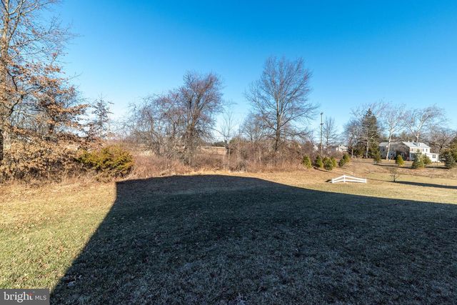 725 CONRAD DR, Warrington, PA 18976