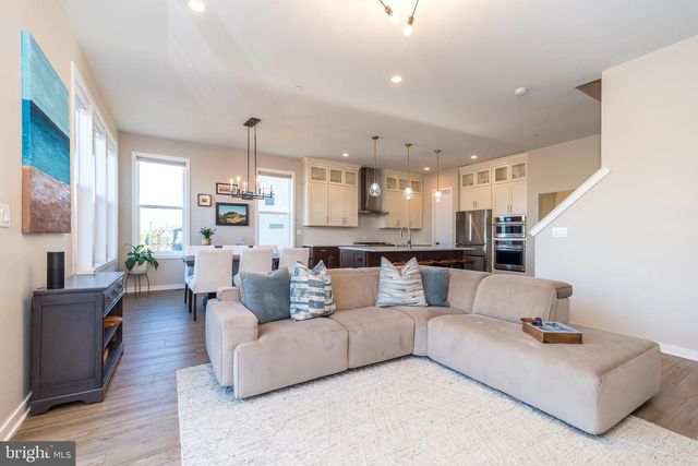 725 CONRAD DR, Warrington, PA 18976