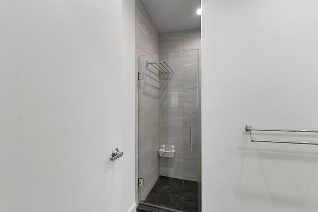 147 N Euclid Avenue 401, Oak Park, IL 60302