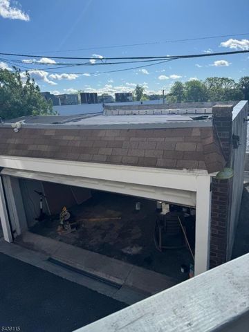 254 Parker St, Newark City, NJ 07104