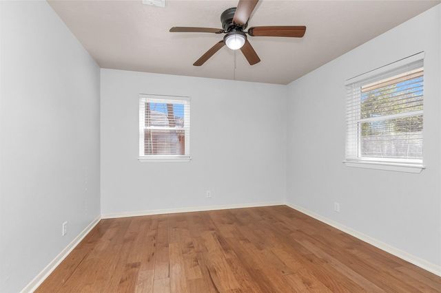 2213 N Thompson Street, Conroe, TX 77303