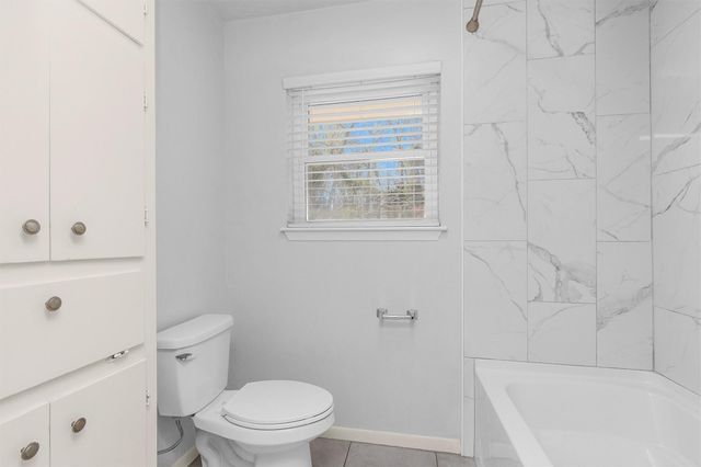 2213 N Thompson Street, Conroe, TX 77303