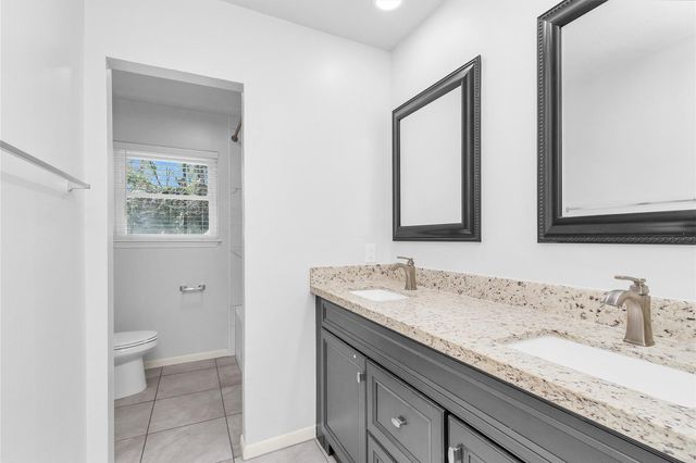 2213 N Thompson Street, Conroe, TX 77303