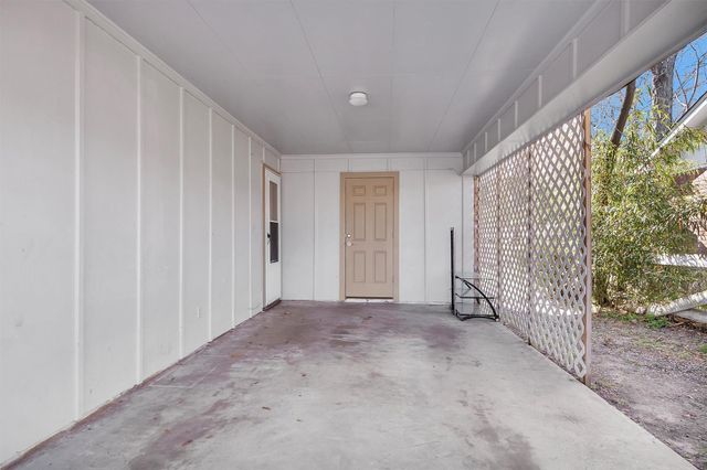 2213 N Thompson Street, Conroe, TX 77303