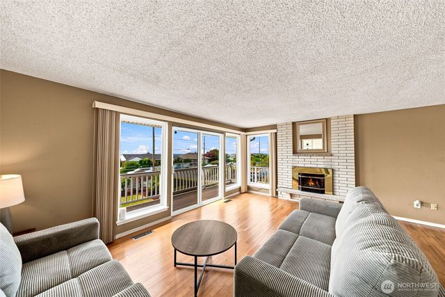 1729 S Jackson Avenue, Tacoma, WA 98465