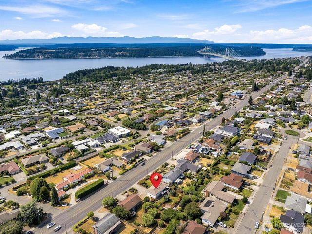 1729 S Jackson Avenue, Tacoma, WA 98465