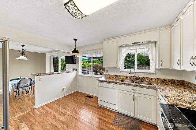 1729 S Jackson Avenue, Tacoma, WA 98465