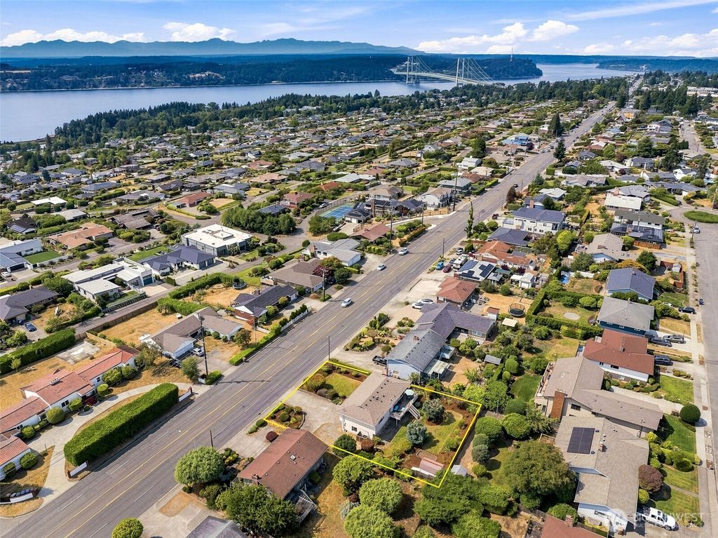 1729 S Jackson Avenue, Tacoma, WA 98465