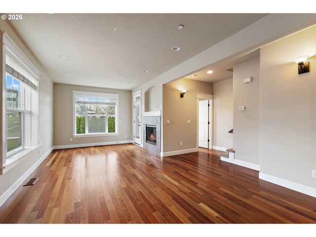 9402 Se CAUSEY Ave, Happy Valley, OR 97086