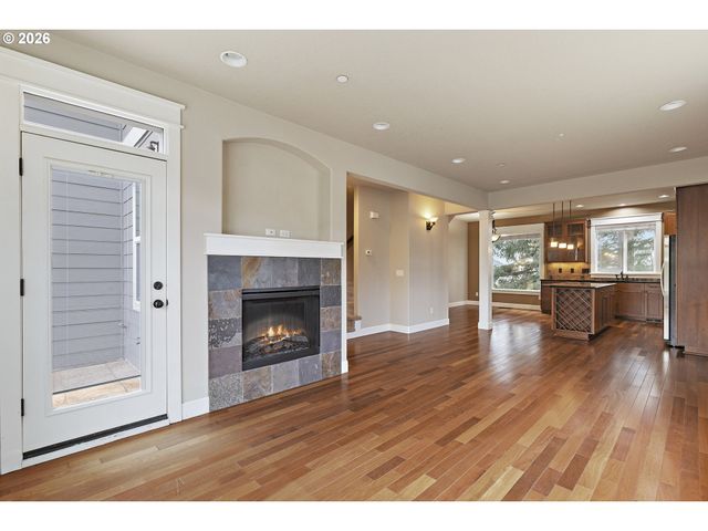 9402 Se CAUSEY Ave, Happy Valley, OR 97086