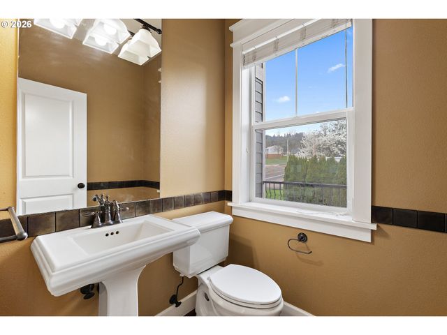 9402 Se CAUSEY Ave, Happy Valley, OR 97086