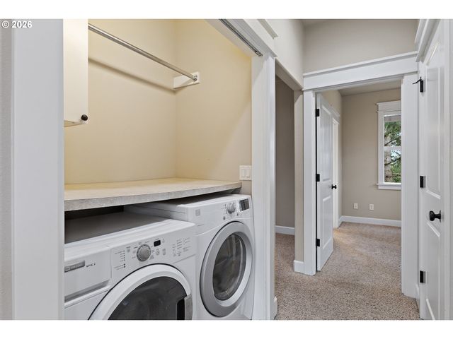 9402 Se CAUSEY Ave, Happy Valley, OR 97086