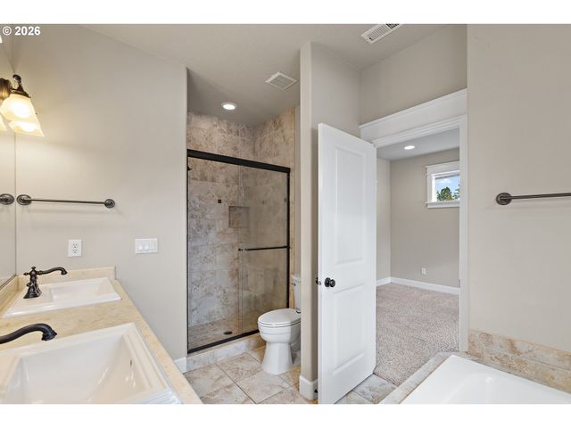 9402 Se CAUSEY Ave, Happy Valley, OR 97086