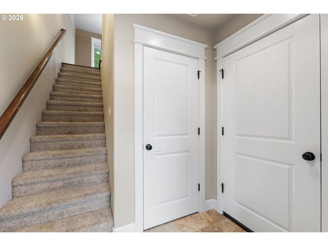 9402 Se CAUSEY Ave, Happy Valley, OR 97086