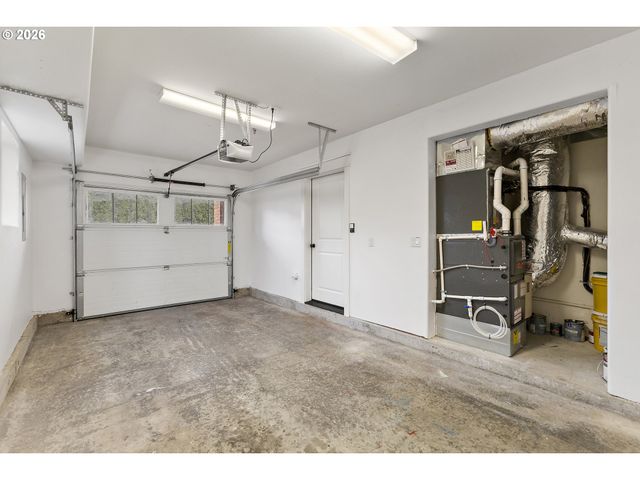 9402 Se CAUSEY Ave, Happy Valley, OR 97086