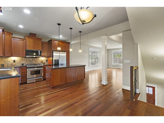 9402 Se CAUSEY Ave, Happy Valley, OR 97086