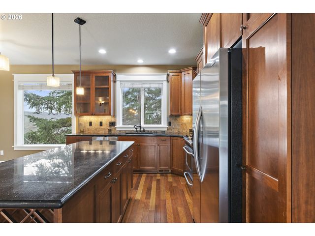 9402 Se CAUSEY Ave, Happy Valley, OR 97086