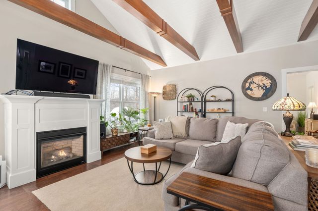 1 Firefly Landing, Newmarket, NH 03857