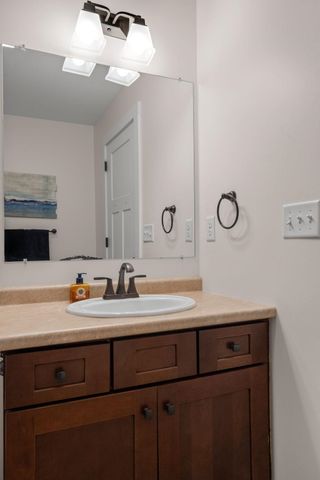 1 Firefly Landing, Newmarket, NH 03857