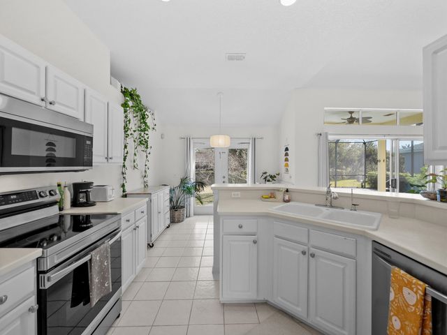 520 Peninsula Ct, St Augustine, FL 32080