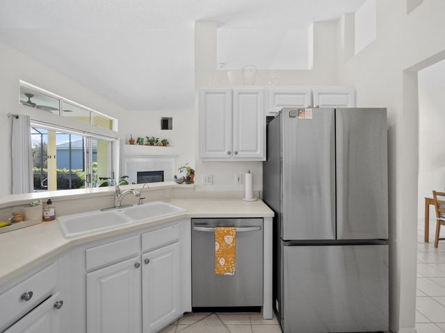 520 Peninsula Ct, St Augustine, FL 32080