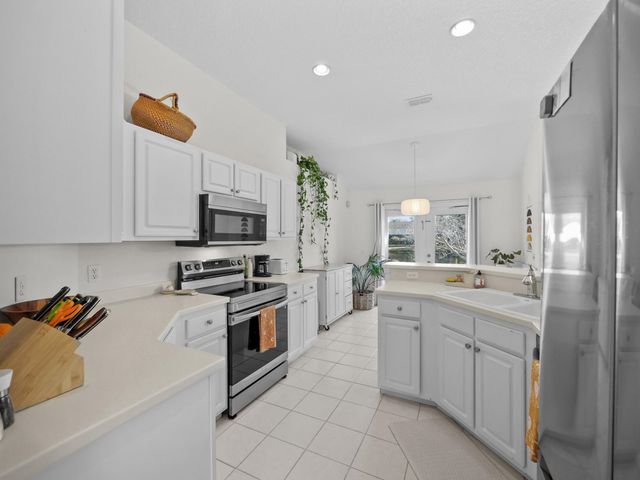 520 Peninsula Ct, St Augustine, FL 32080