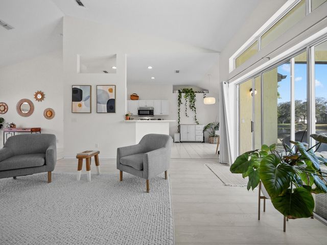 520 Peninsula Ct, St Augustine, FL 32080