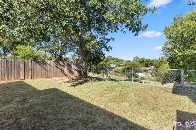 7 SURREY CIRCLE, Wichita Falls, TX 76309