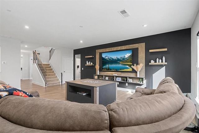 669 Fairway Drive, Acworth, GA 30101