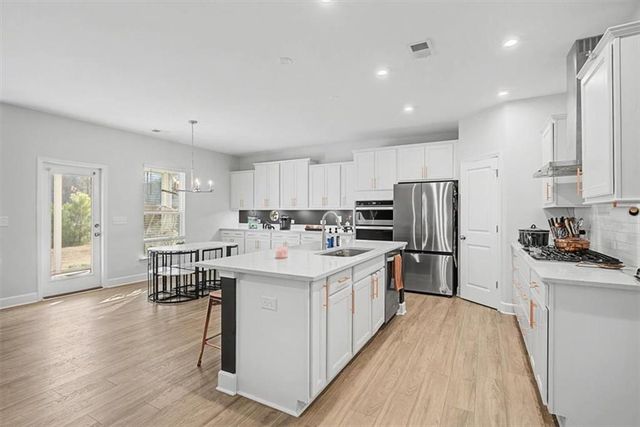 669 Fairway Drive, Acworth, GA 30101