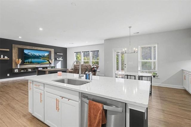 669 Fairway Drive, Acworth, GA 30101