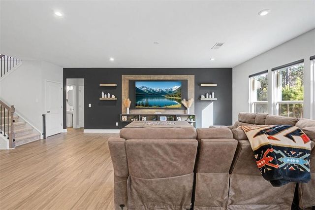 669 Fairway Drive, Acworth, GA 30101