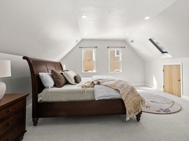 615 Saw Mill Brook Pkway, Newton, MA 02459