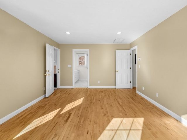 615 Saw Mill Brook Pkway, Newton, MA 02459