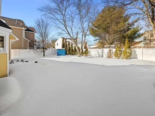 615 Saw Mill Brook Pkway, Newton, MA 02459