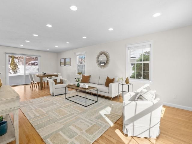 615 Saw Mill Brook Pkway, Newton, MA 02459