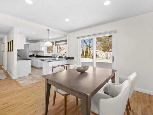 615 Saw Mill Brook Pkway, Newton, MA 02459