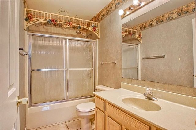 1731 Redwood Lane, Mchenry, IL 60050