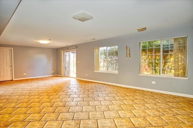 1731 Redwood Lane, Mchenry, IL 60050