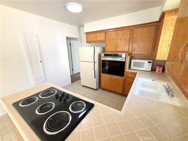 11185 San Juan, Loma Linda, CA 92354