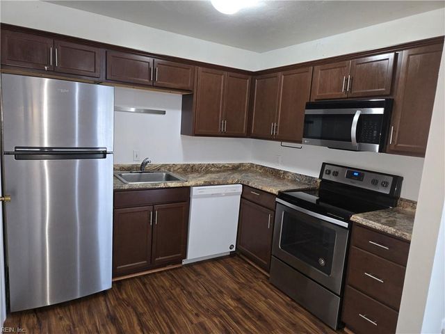 5602 Banbury CT, Virginia Beach, VA 23462